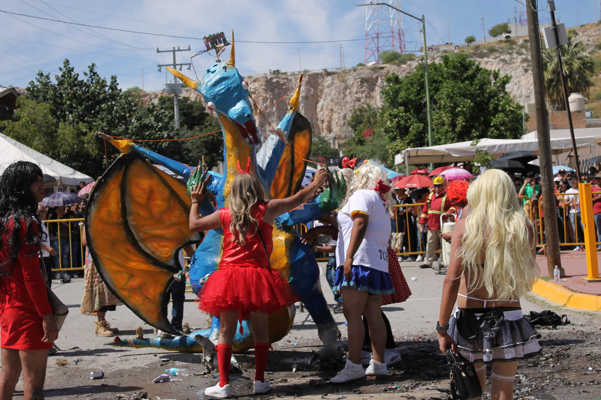 <div>Sábado de Gloria: este es el origen de los ‘chamucos’ de Trincheras ¿Cuántos quemarán en 2025?</div>