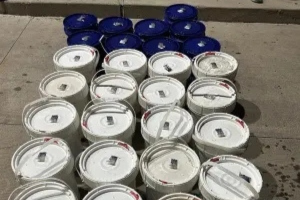 Decomisan más de 500 kilos de metanfetamina líquida en Eagle Pass-Piedras Negras