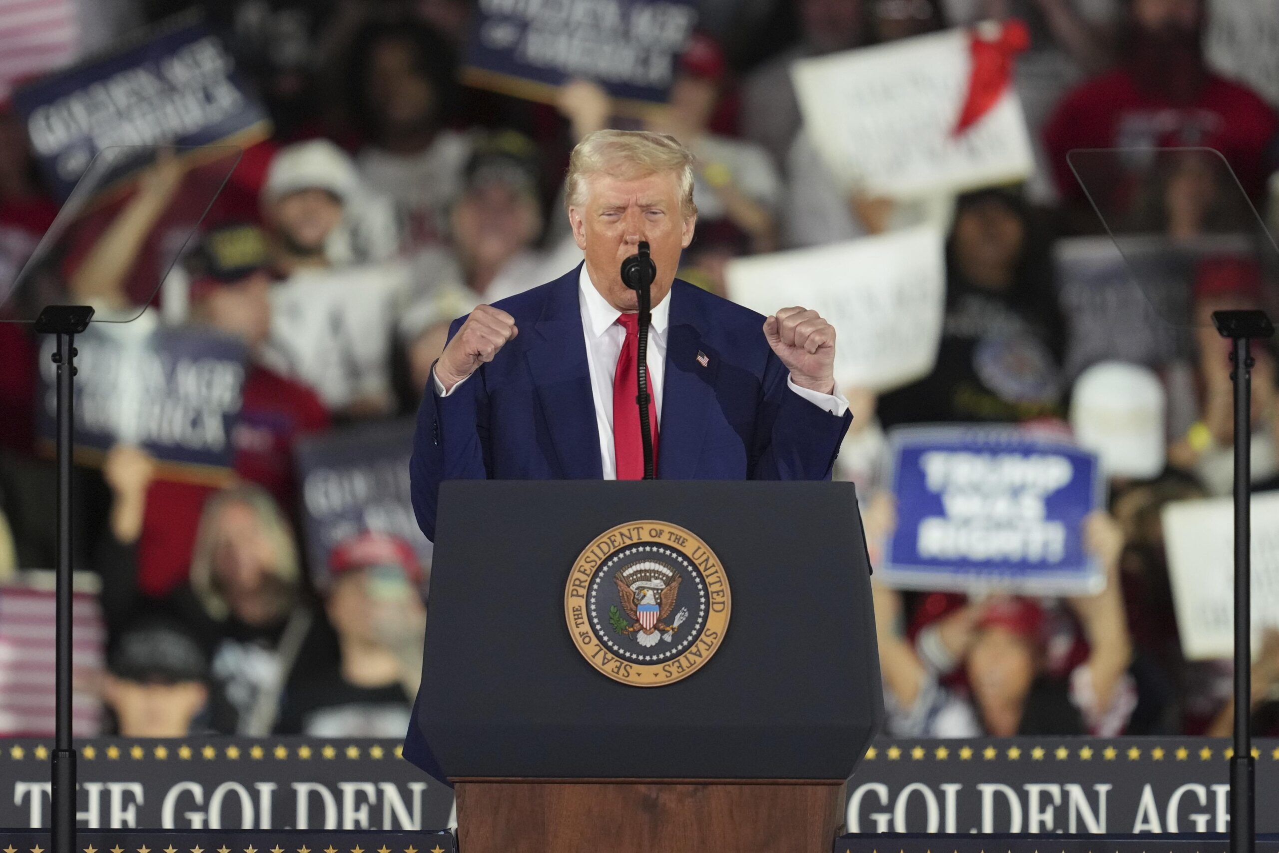 No queremos los autos de México ni de Canadá: Donald Trump