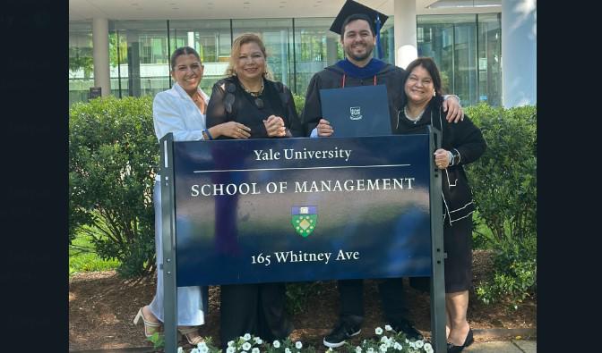 La historia de Kevin Mellado: de estudiar en Saltillo a graduarse en Yale (y el papel que jugó John Deere)