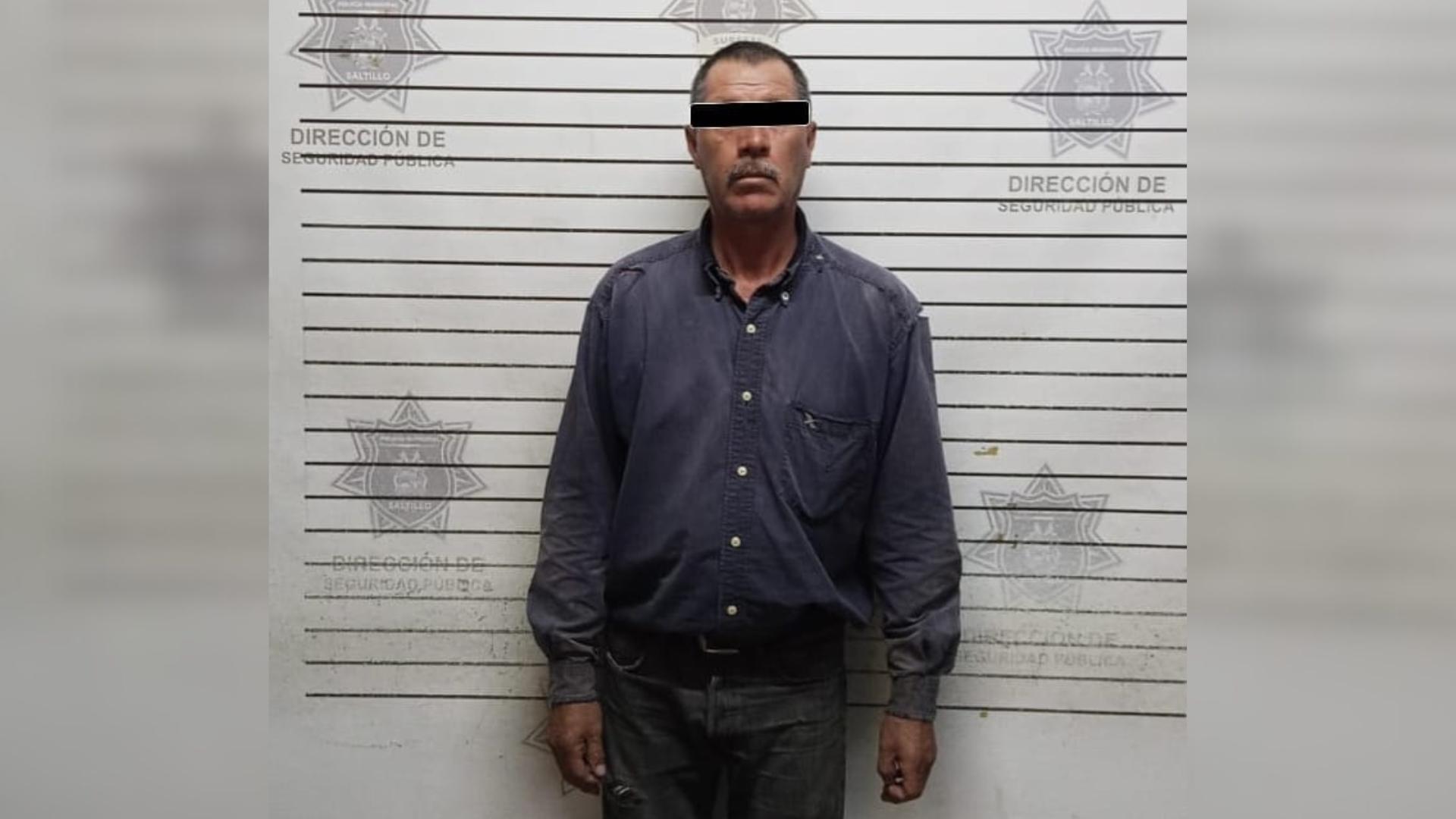 Saltillo: exhibicionista ebrio acosa a mujer en la combi; ya lo habían denunciado en redes