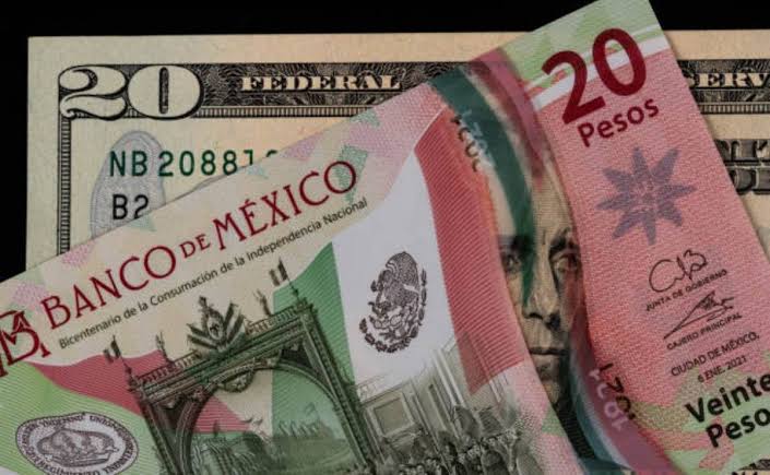 Precio del dólar al mayoreo cierra en 19.80 pesos