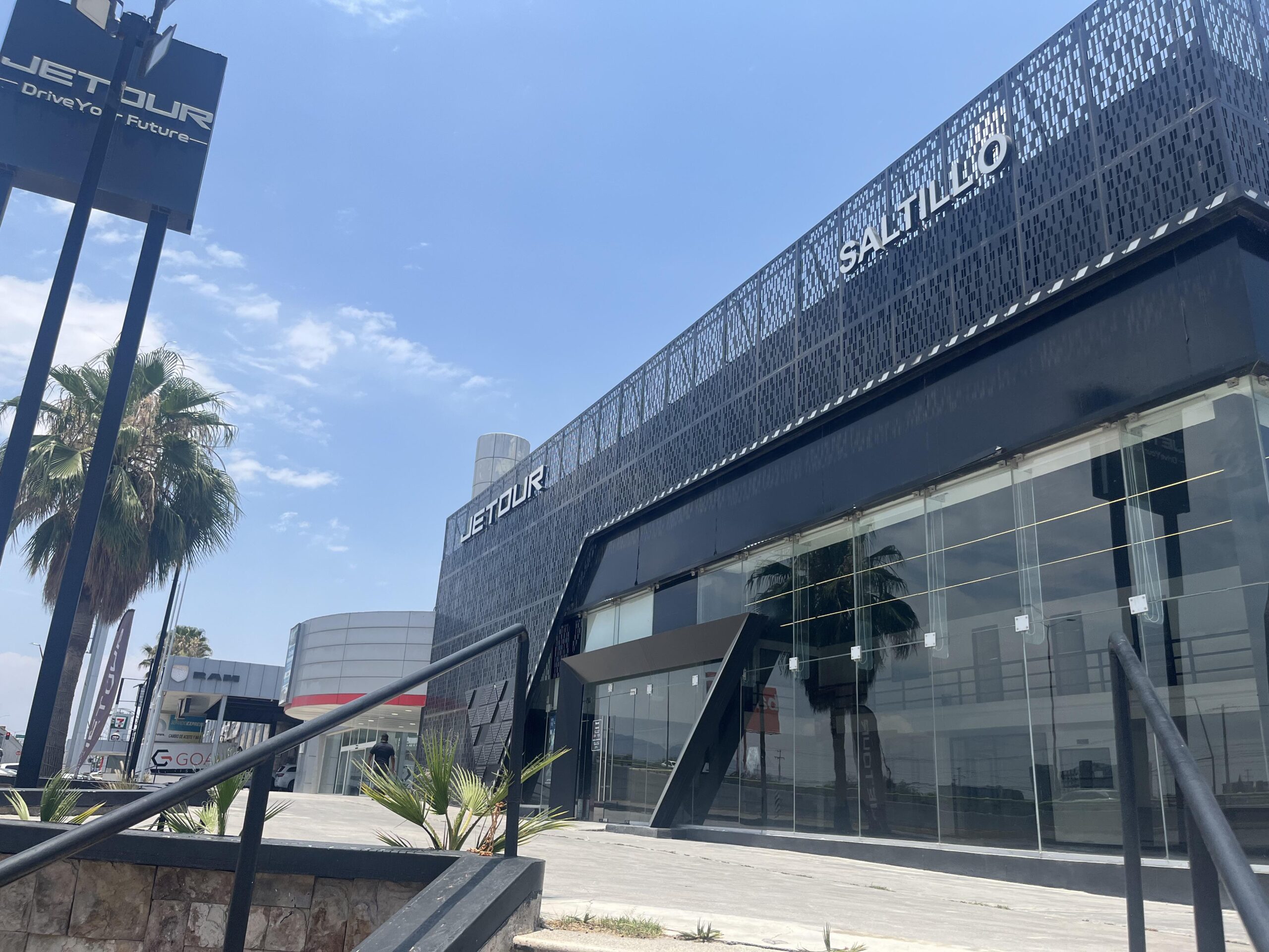 Fusionan Jetour Saltillo con la agencia ubicada en Monterrey