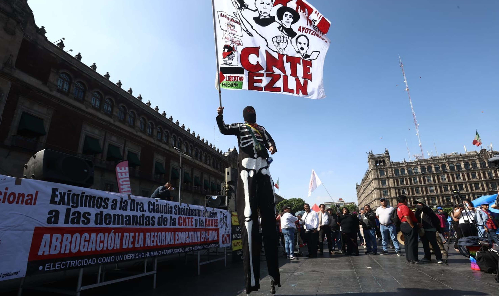CNTE retira plantón en el Zócalo, pero advierte su regreso; ‘Seremos el doble o el triple’