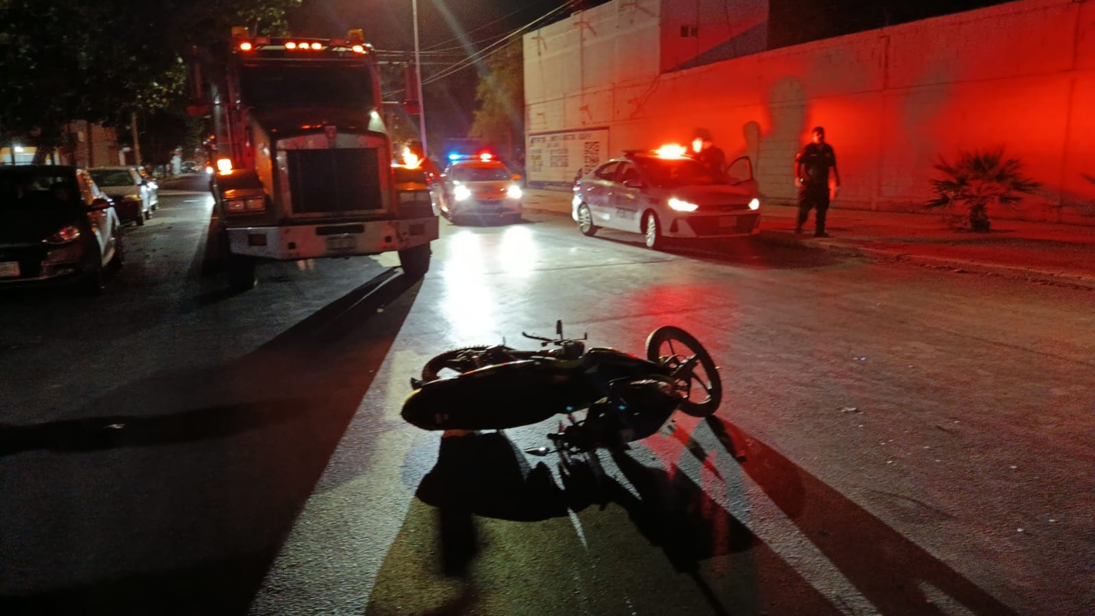Fuerte accidente en Torreón deja dos jóvenes lesionados