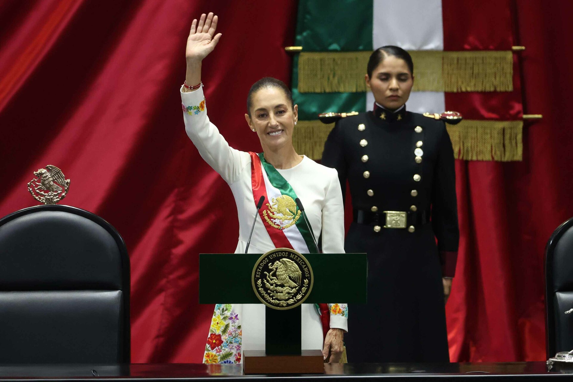 Supera Claudia Sheinbaum economía adversa y traza ruta con Plan México