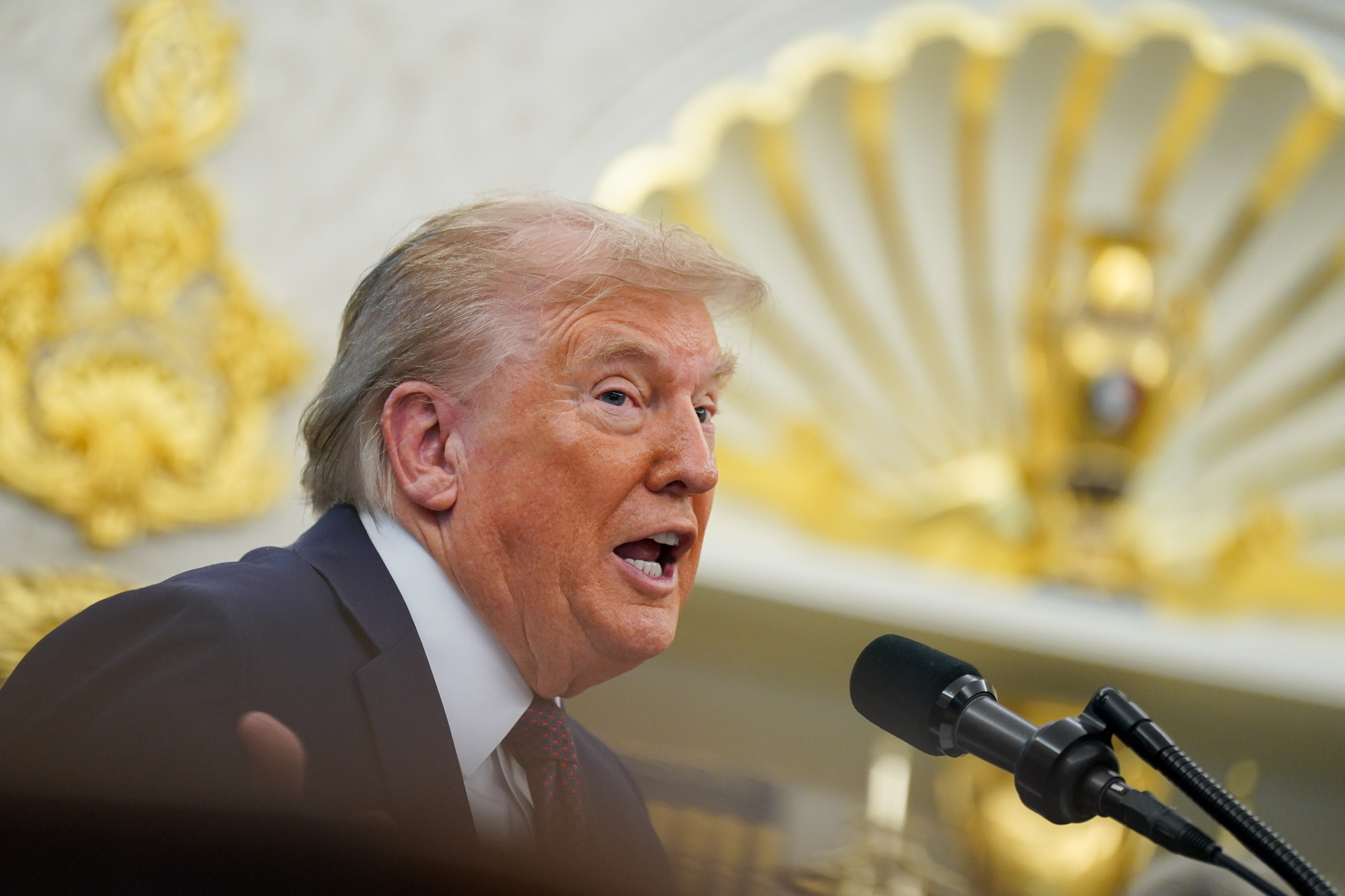 Trump afirma que EU atacó a un barco cargado con drogas procedente de Venezuela