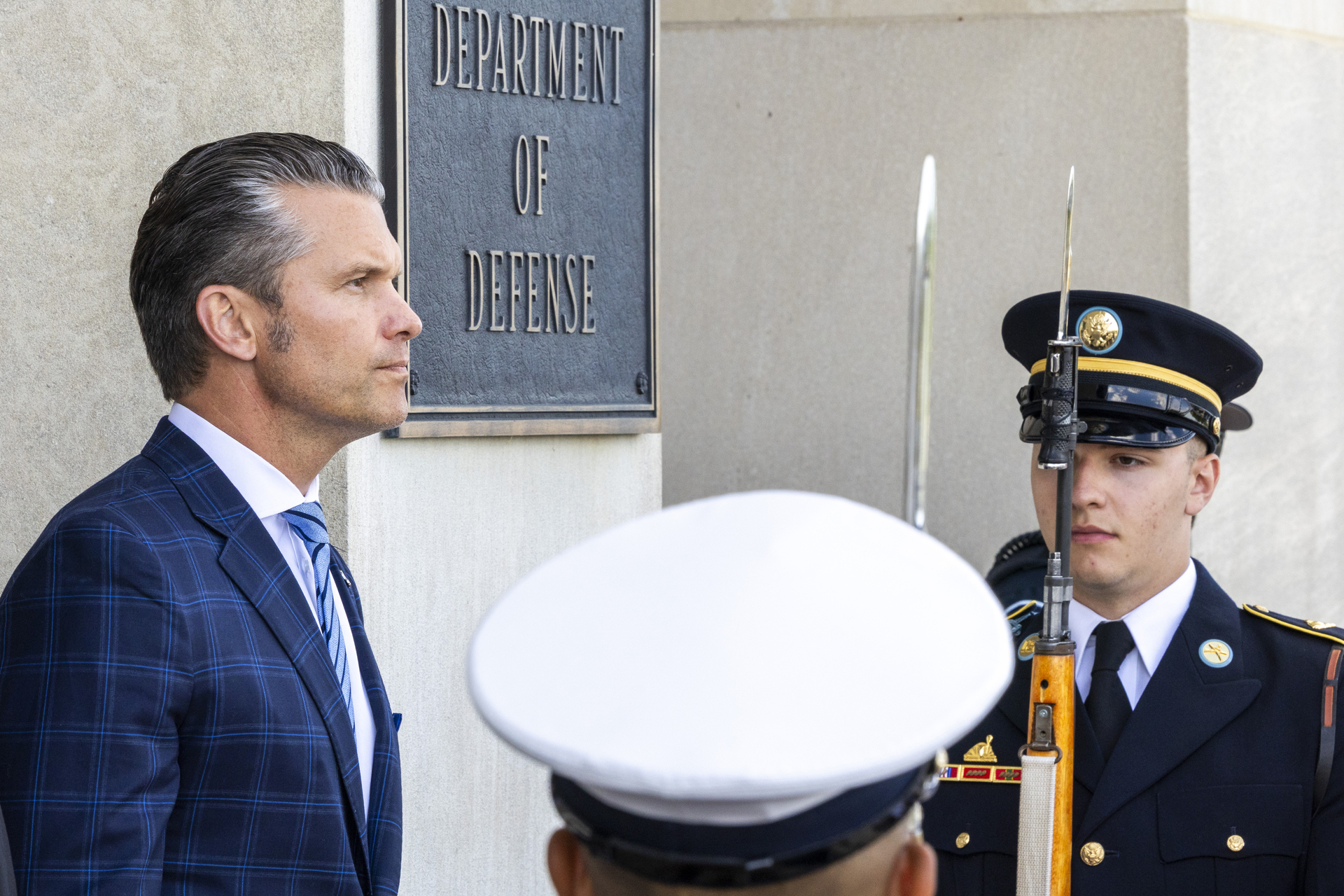 <div>Secretario de Defensa de EU busca forzar a medios a reportar sólo ‘lo autorizado’</div>