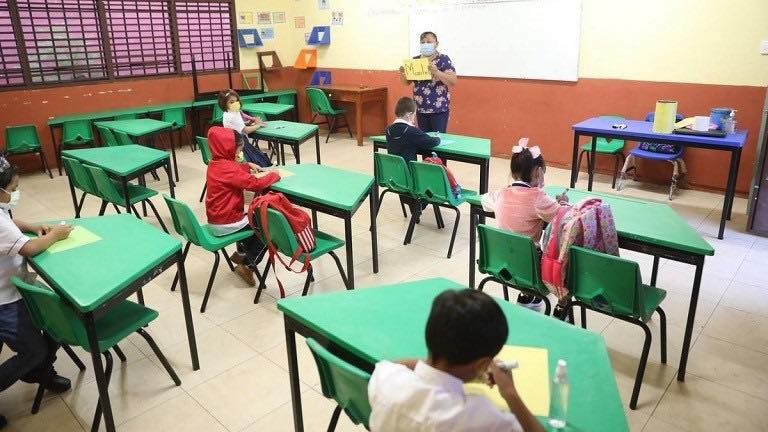 Modifican el horario de clases por mañanas frías