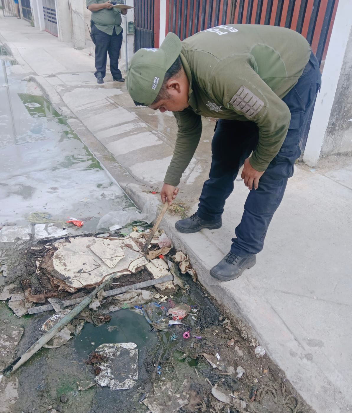 Kanasín: multan a predios por tirar aguas residuales en la vía pública