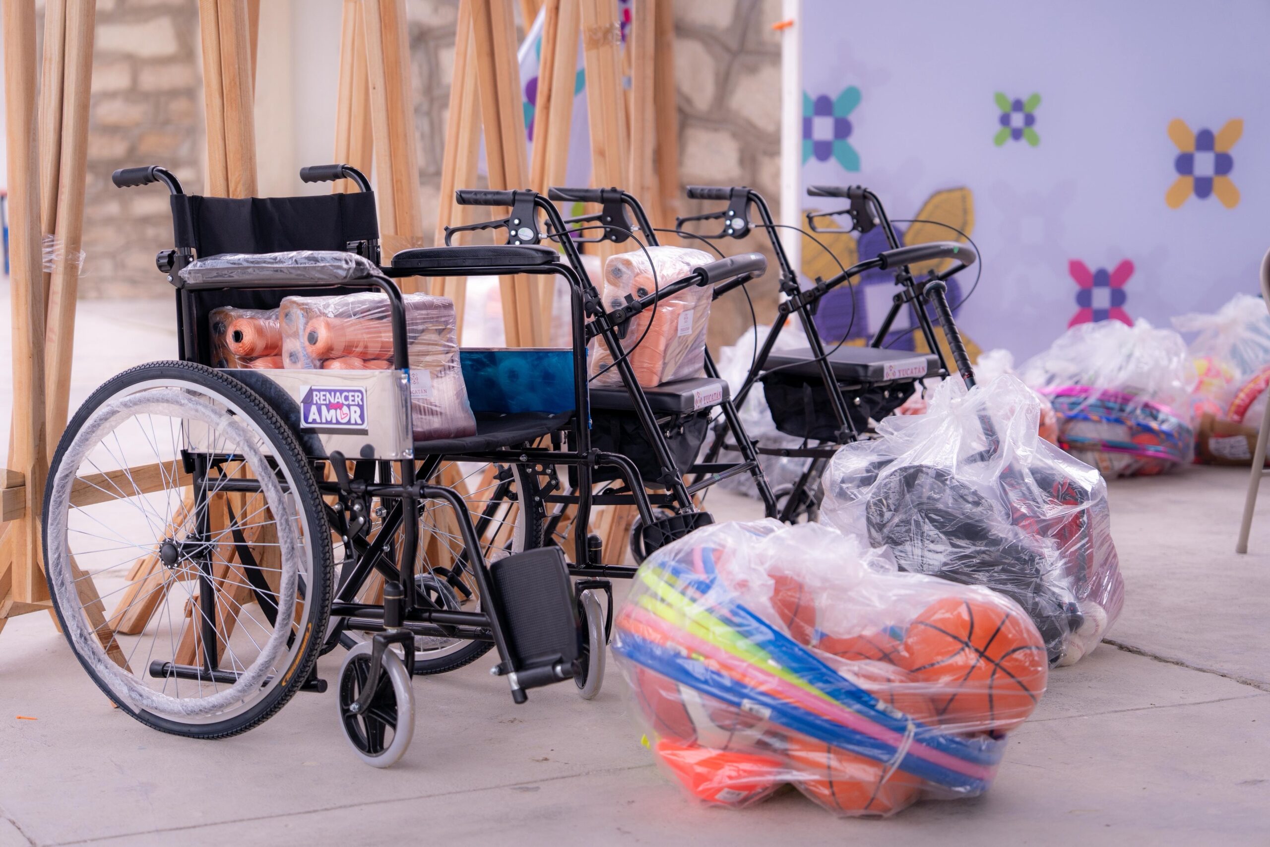 DIF Yucatán lleva apoyos deportivos y funcionales a San Felipe