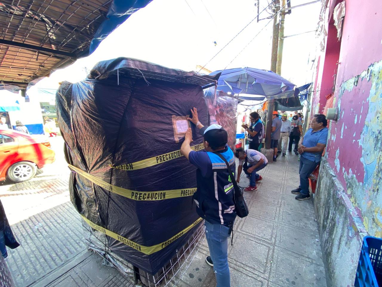 Refuerzan operativos para ordenar el comercio en vía pública en Mérida