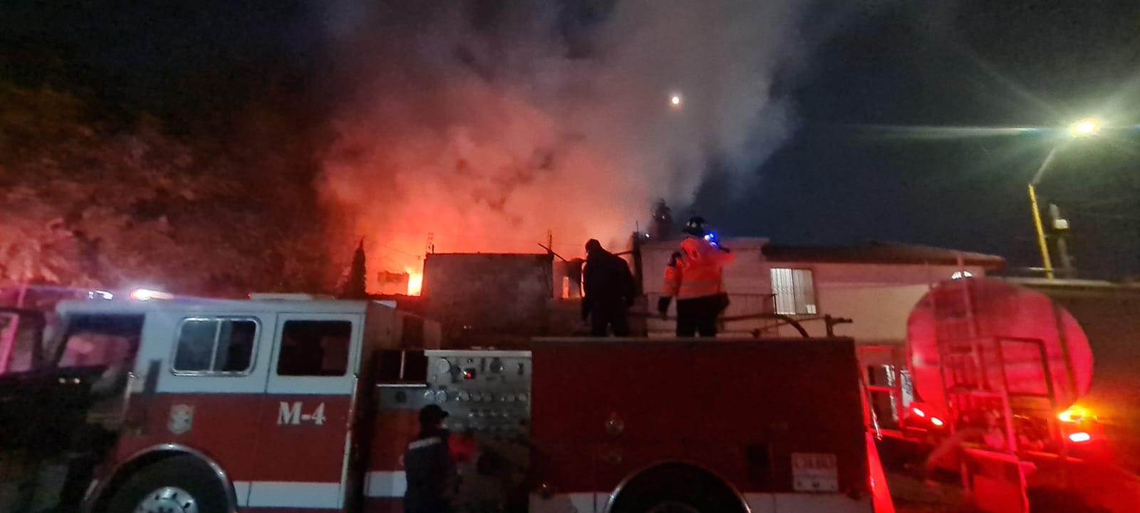 Se registra fuerte incendio en el fraccionamiento Hamburgo de Gómez Palacio