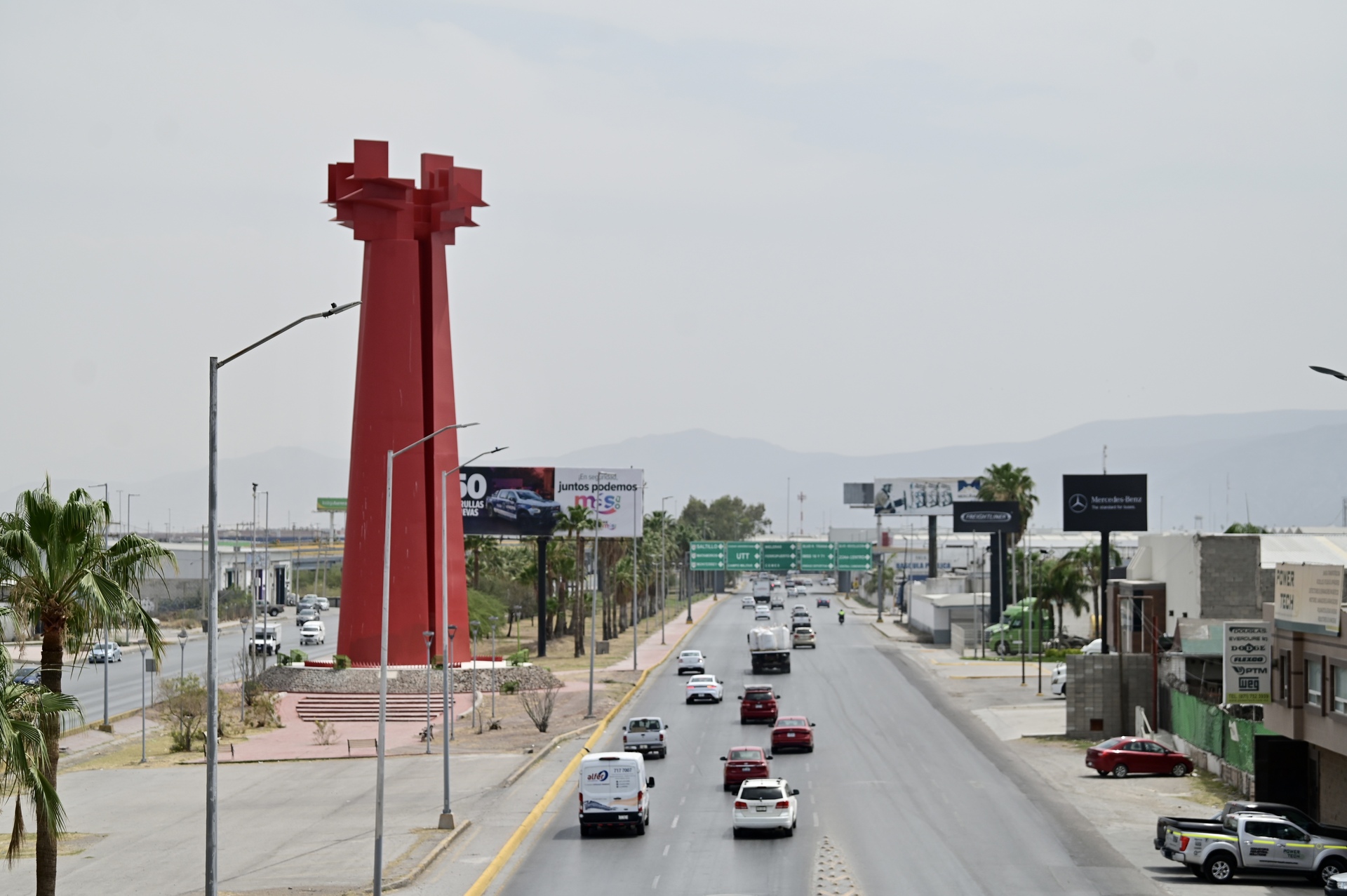 Deficiente transporte público impulsa el aumento de vehículos y la contaminación en Torreón
