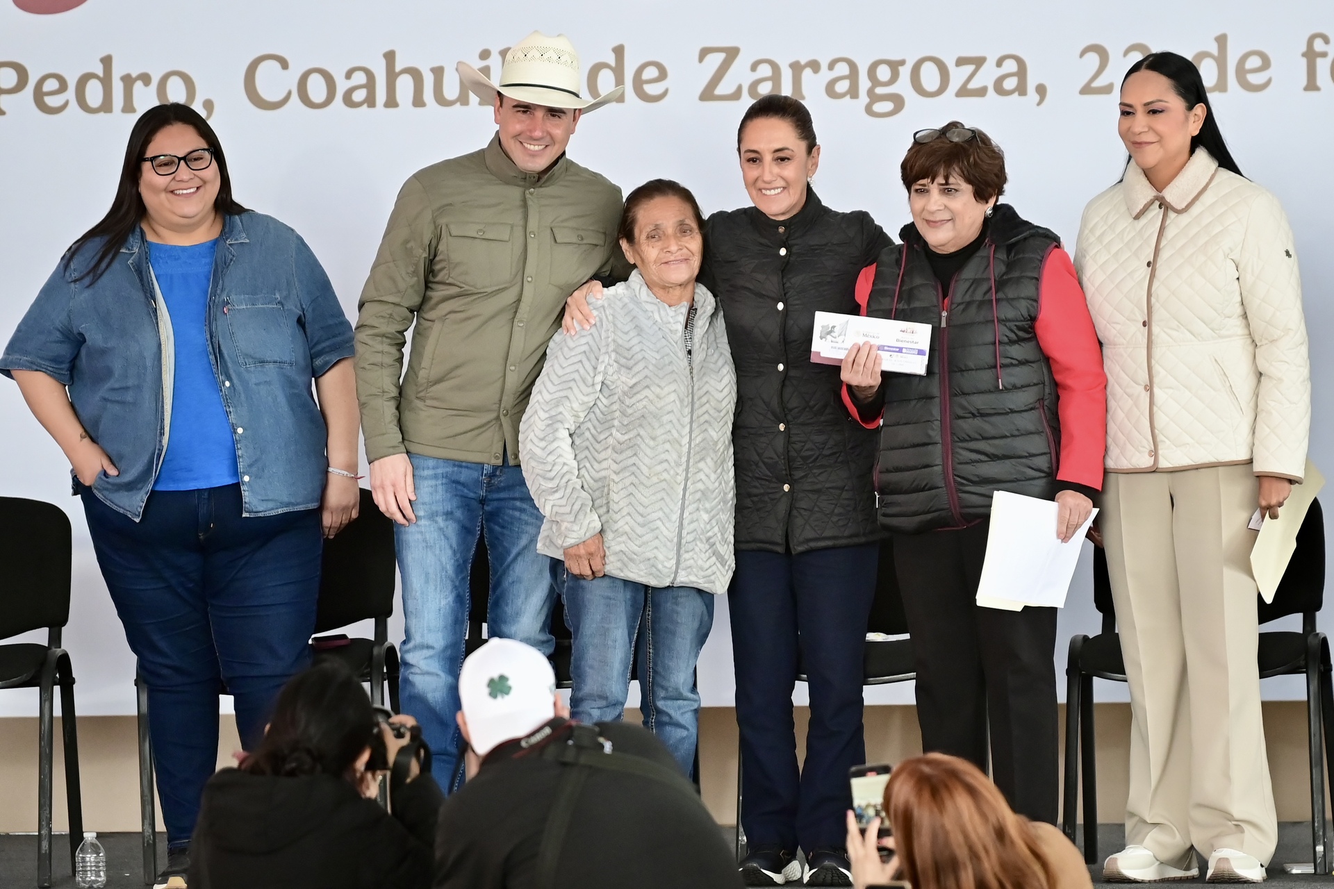 Supervisa Sheinbaum programas en La Laguna