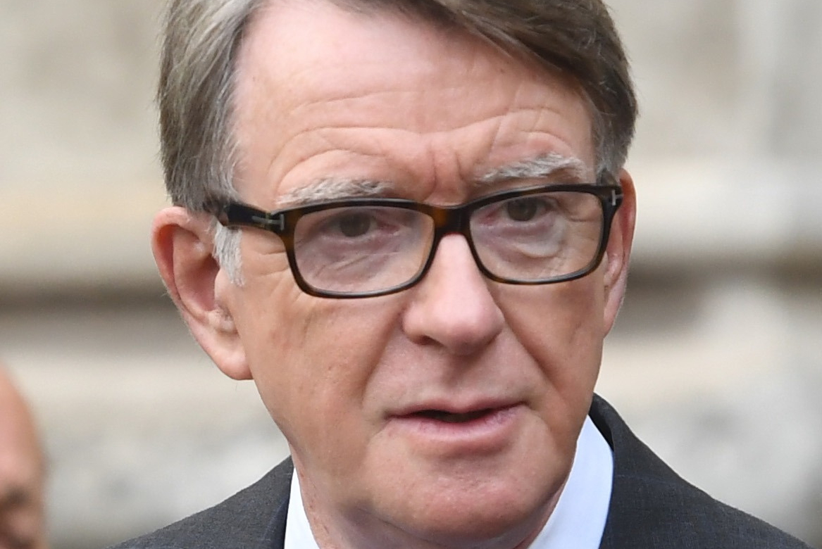 Arrestan a exembajador de Reino Unido por vínculos con Jeffrey Epstein