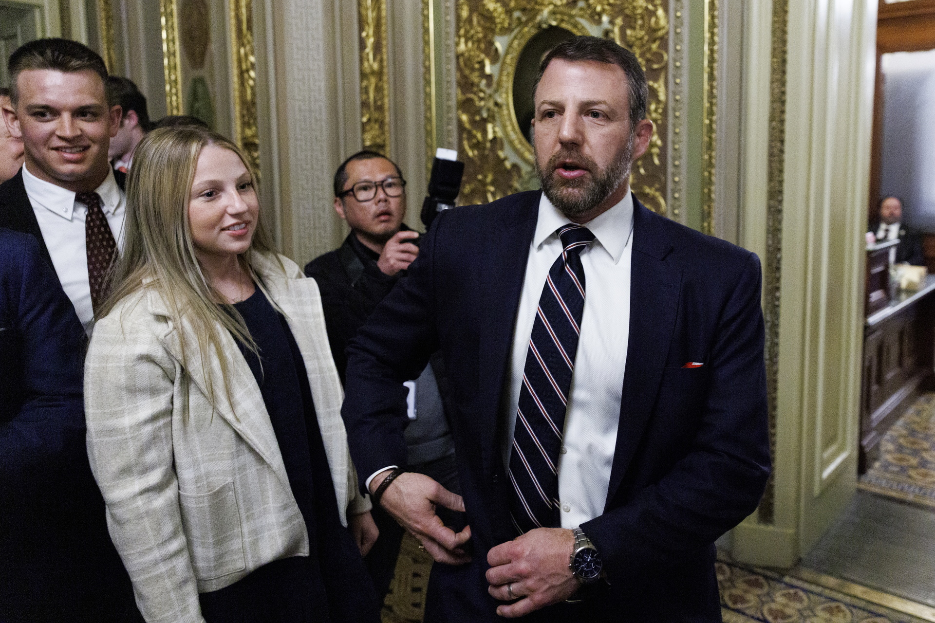 Senado de EU confirma a Markwayne Mullin como secretario de de Seguridad Nacional de Trump
