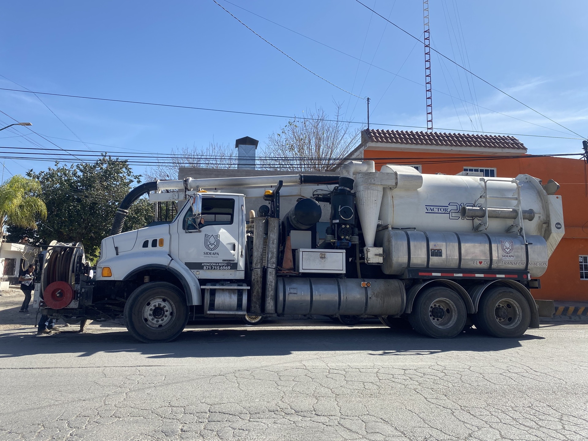 Licita Sideapa equipo para desazolve y mantenimiento de redes de drenaje