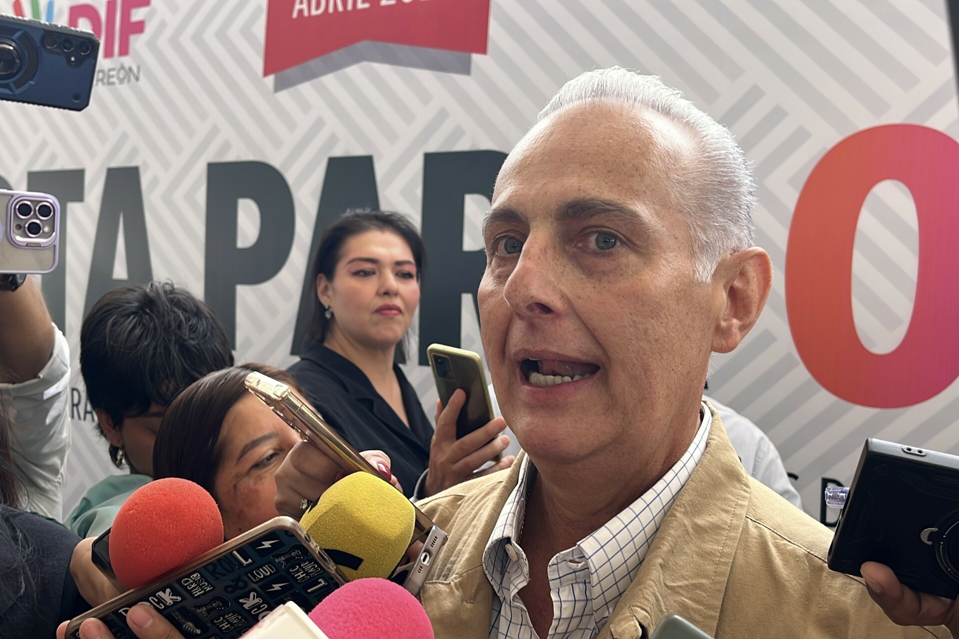 Román Cepeda pone en ‘pausa’ cambios al organigrama de Torreón; descarta despidos