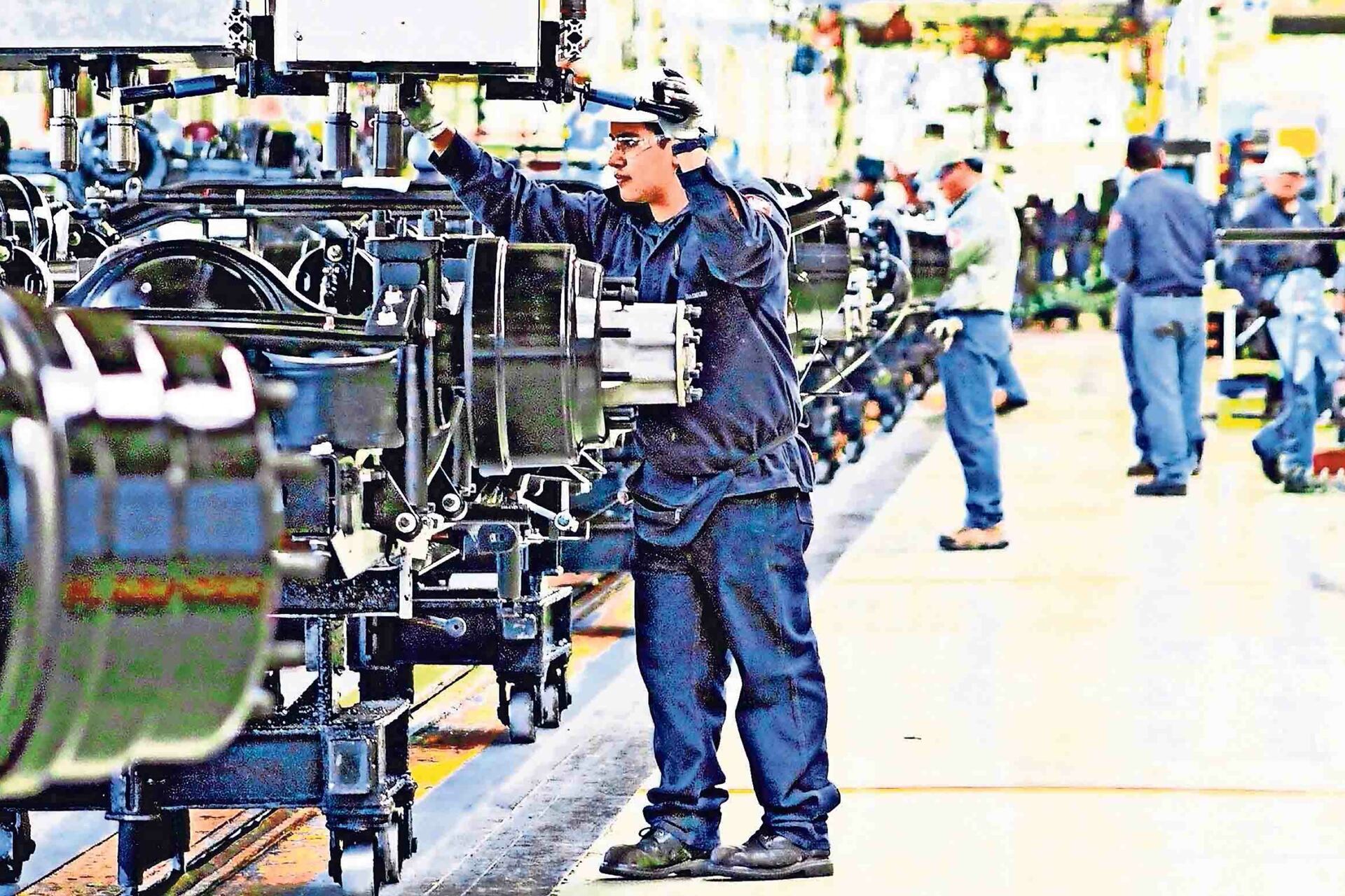 FMI recorta previsión del PIB para México