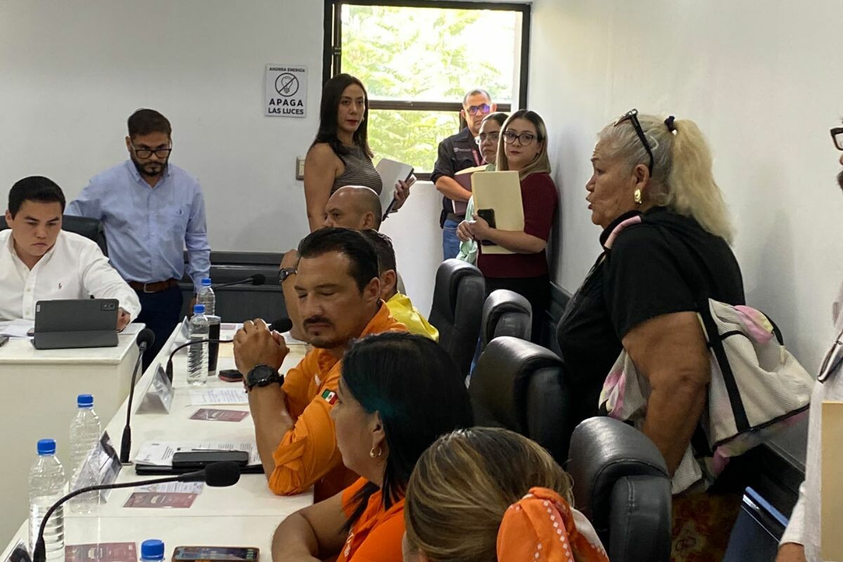 ‘No me hicieron caso y mi hijo ya no está’, reclama mujer en Cabildo de Gómez Palacio