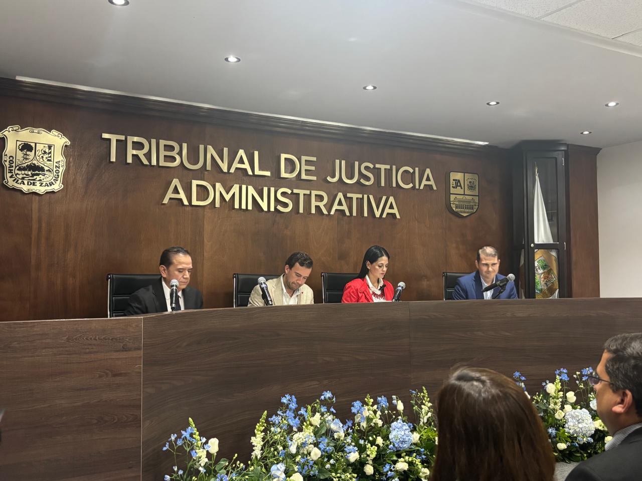 Debaten autonomía institucional y retos legislativos en Coahuila