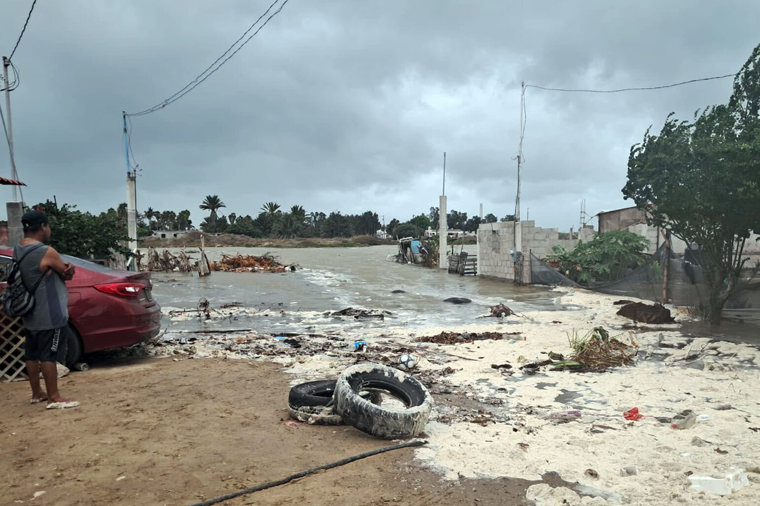 Huracán Polo avanza rumbo a Sonora; provoca lluvias en cuatro estados