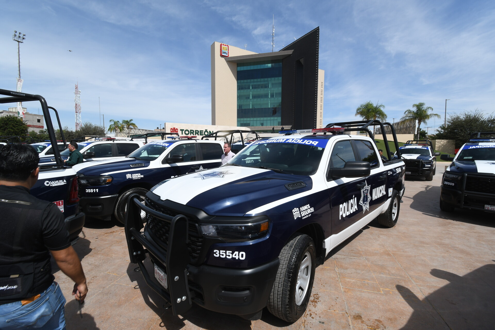 2056958